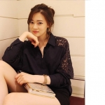 เสื้อเชิ้ต ตัดต่อลูกไม้แขนค้างคาว แขนยาว มีกระเป๋าด้านหน้า สีดำตามแบบ