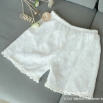 กางเกงขาสั้น ลายฉลุดอกไม้ ตามแบบ สีขาว