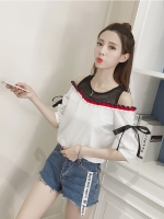 เสื้อแฟชั่น ตัดต่อตาข่ายช่วงบน มีริ้บปิ้นผูกเป็นโปว์ที่แขน สีขาว