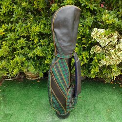 ถุงกอล์ฟ GRAHAM มือสอง วัสดุหนัง ลายผ้าสก๊อตวินเทจ แนวสก๊อตแลนด์ ไซส์ขนาดกลาง พร้อมใช้งาน!!! มือสอง ของแท้ BY NakaraLuxurious