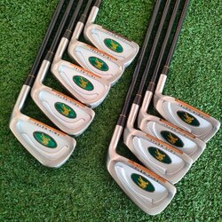 ชุดเหล็ก BURBERRY TWIN METAL ของใหม่!! มีเหล็ก 3-9 เเละ PW SW ก้าน BURBERRY FLEX R TWIN METAL คือมีทองแดงผสม ทำให้จุดสปีตสปอตกว้างขึ้นมาก!! มือหนึ่ง ของแท้ BY NakaraLuxurious