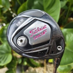 3W ตัวแรง! Titleist 910F เทคโนโลยี SureFit Tour Hosel ปรับองศาหน้าไม้ (Loft) และมุม Lie