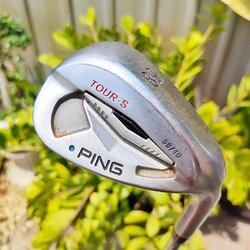 WEDGE PING TOUR-S องศา 58 BOUNCE 10 ก้าน KBS TOUR 120 S ก้านดีมากและเหมาะกับ WEDGE มาก หน้า MILLED พิเศษ กัดลูกแบบสุดขีด ไม้กอล์ฟพรีเมี่ยมมือสอง ของแท้ By NakaraLuxurious