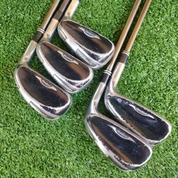 ชุดเหล็ก CLEVELAND HIBORE XLi มีเหล็ก 6-9 เเละ PW เป็นเหล็กกึ่งไฮบริดทั้งชุดตีง่ายมาก สภาพลอยเยอะ แต่ไม่มีแตกบุบ ตีดีมากๆ ไม้กอล์ฟพรีเมี่ยมมือสอง ของแท้ By NakaraLuxurious