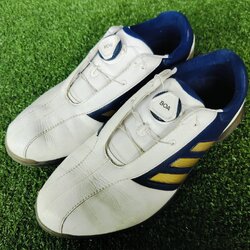 รองเท้ากอล์ฟ ADIDAS มือสอง เบอร์ 7 US ค่ะ ใส่ง่ายมาก เป็นปุ่มหมุด BOA อย่างดี ไม่ต้องคอยผูกเชือก ปุ่มยึดเกาะดีมาก ปรับเปลี่ยนได้ ไม้กอล์ฟพรีเมี่ยมญี่ปุ่นมือสอง By NakaraLuxurious