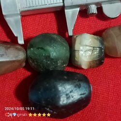 โปรไฟลุก🔥 ลูกปัดโบราณ ยุคทวารวดี แก้วเหลี่ยมน้ำเงิน + แก้วเขียวกลม คลองท่อม (ขายแล้ว)