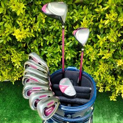 *** ไม้กอล์ฟครบชุดสำหรับผู้หญิง *** FULLSET KASCO FEREINA MADE IN JAPAN ทั้งชุดประกอบด้วย หัวไม้ 1 HYBRID และ PUTTER เป็นรุ่น FEREINA เทคโนโลยีใหม่ มาพร้อมถุงกอล์ฟ KASCO หนังแก้ว ไม้กอล์ฟมือสอง ของแท้ BY NakaraLuxurious