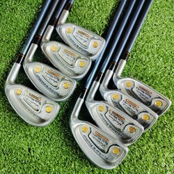 ชุดเหล็ก HONMA Twin Marks Feather & Feather ในตำนาน มีสองเหรียญที่เป็นเอกลักษณ์ เป็นซีรี่พรีเมี่ยมของ HONMA ก้าน DORIC TITANIUM *1 ดาว* ไม้กอล์ฟพรีเมี่ยมญี่ปุ่นมือสอง ของแท้ By NakaraLuxurious