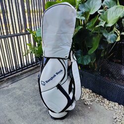 ถุงกอล์ฟ BANGKOK BANK **แป๊ก COVER หลุด 1 จุด** ติดได้ปกติ 3 จุด ถ้าไม่ซีเรียส ไม่มีผลอะไร ถุงออกแบบสวยมาก