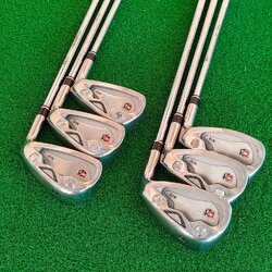 ชุดเหล็ก WILSON STAFF Nc6 มีเหล็ก 5 - 9 เเละ PW ก้าน N.S.PRO 850GH FLEX S ชุดนี้เป็นชุดพรีเมี่ยมของ WILSON เป็นชุดเหล็กหน้าเด้ง ตีไกลกว่าปกติ