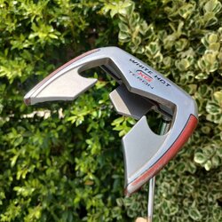 PUTTER ODYSSEY WHITE HOT XG TERON ความยาว 33 นิ้ว ก้าน ODYSSEY รุ่นนี้เล็งง่ายสุดๆ และบล๊านซ์สุดๆ หน้า XG ทั้งนุ่มและเกาะไลน์มากๆ ถือว่าเป็นรุ่นที่ดีสุดๆรุ่นนึงเลยครับ