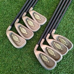 ชุดเหล็ก CALLAWAY BIG BERTHA X-12 มีเหล็ก 4-9 เเละ PW SW ก้าน RCH 99 FLEX FIRM รุ่นนี้ดังมาก เพราะตีง่ายมาก นุ่ม X SERIES ใบไม่ใหญ่มาก ตีได้ระยะ และก้านเจาะทะลุ ได้ฟีลลิ่งสุดๆครับ