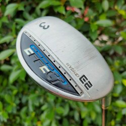 HYBRID E2 EFFECT เบอร์ 3 องศา 19 ก้าน EFFECT FLEX R เป็นตัวไฮบริดที่เน้นตีง่าย และแม่นยำ ควบคุมได้มากที่สุด ทรงจรดลูกน่าตีมากๆ ผลิตจาก ประเทศญี่ปุ่น งานคุณภาพ ราคาดีมาก!!!