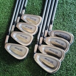 ชุดเหล็กหน้าเด้ง!!! SG CHICAGO มีแผ่นหน้าเด้งอีกชั้นที่หน้าไม้ สังเกตุได้จากรูป จะมีขอบไทเทเนี่ยม ให้เห็นได้ชัด ตีไกลกว่าเหล็กทั่วไปมาก ไม้กอล์ฟพรีเมี่ยมมือสอง ของแท้ By NakaraLuxurious