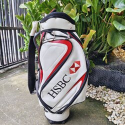 ถุงกอล์ฟลายคลาสสิกจาก HSBC รุ่นนี้ขึ้นชื่อเรื่องความทน แข็งแรง
