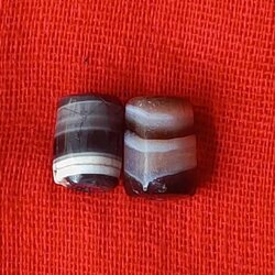 โปรไฟลุก🔥 ลูกปัดโบราณ ยุคทวารวดี อะเกต แท่ง อาเกต 1 คู่ (ขายแล้ว)