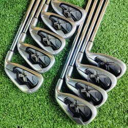ชุดเหล็ก Callaway X-18 PROSERIES สภาพสวยเดิม ก้านผ่านแฉกสวยจัด สติ๊กเกอร์อยู่ครบ กริพเดิมแท้ทั้งหมด PRO SERIES ขนาดเล็กลงมา แต่ดูแล้วรู้สึกพอดี ตีง่ายเหมือนเดิม แต่ไม่ใหญ่เทอะทะ ตีสนุกขึ้น มันส์ขึ้น ไม้กอล์ฟพรีเมี่ยมมือสอง ของแท้ By NakaraLuxurious