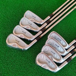 **ไม้กอล์ฟมือซ้าย** ชุดเหล็ก SRIXON I-506 มีเหล็ก3-9 เเละ PW **เหล็ก 3 จะเป็นก้าน DYNAMIC GOLD S300 ** 4 - PW จะใส่ก้าน CALLAWAY N.S.PRO 950 GH FLEX R น้ำหนักเบา 95 กรัม เท่านั้น เหล็ก FORGED พรีเมี่ยมญี่ปุ่น