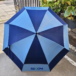 ร่มกอล์ฟ SECOM สองชั้น – เคลือบกัน UV อย่างดี ⛳ ของดีมือสอง สภาพสวยมาก ใครหาอยู่ห้ามพลาด!