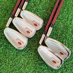 ** ไม้กอล์ฟสำหรับผู้หญิง ** ชุดเหล็ก WILSON EPOLOC HT มีเหล็ก 7-9 เเละ PW SW ก้าน EPOLOC FLEX L