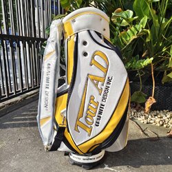 จัดให้แบบเต็มที่กับสุดยอดถุงกอล์ฟ3 ถุงกอล์ฟ TOUR AD ถุง TOUR ใบใหญ่ มือสองสภาพสวยมาก แทบไม่ได้ใช้เลย