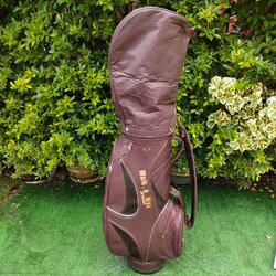 ถุงกอล์ฟ WALK.A.WAY มือสอง **มีตำหนิรอยขาดเเละรอยถลอกเเละ COVER มีรอยขาด**โปรดสังเกตตำหนิให้ดีก่อนซื้อ** มือสอง ของแท้ BY NakaraLuxurious