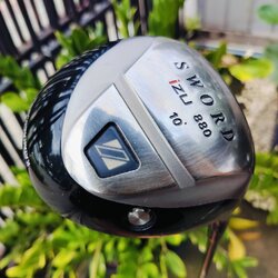 Driver SWORD IZU 880 ก้าน TOUR AD PT5 FLEX R2 เป็นก้านเบา อ่อนนุ่มตีวงสบายๆ หน้าเด้งต้นตำหรับ ตีไกลเลยค่ะ ไม้กอล์ฟพรีเมี่ยมมือสอง ของแท้ By NakaraLuxurious