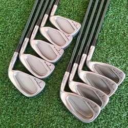 ชุดเหล็ก WILSON SYSTEM 45 มีเหล็ก 3-9 เเละ PW SW ก้าน ULTRA FLEX R ตีง่ายมาก เหล็ก CAVITY ที่วางน้ำหนักไว้ดีมาก ก้านเบาตีสบาย สวยเดิม มาตรฐานมาก!! ไม้กอล์ฟมือสอง ของแท้ BY NakaraLuxurious