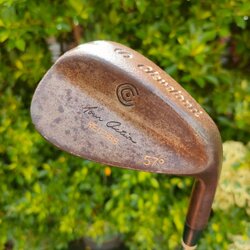 WEDGE CLEVELAND REG 588 รุ่นสนิม องศา 57 ก้าน PRECISION FCM 6.0 FLEX WEDGE เนื้อแท้ไม่เคลือบเป็นรุ่นที่ดังที่สุด!! ดีที่สุด!! สปินจัดออกแบบได้ลงตัวที่สุด!! ไม้กอล์ฟมือสอง ของแท้ BY NakaraLuxurious