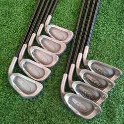 ชุดเหล็ก TOUR Z MODEL มีเหล็ก 3-9 เเละ PW SW ก้าน CHAMPIO FLEX R สภาพสวยมาก เดิมๆทุกอย่าง ใบออกแบบมาให้ตีง่ายมาก กระจายน้ำหนักได้ดีมากๆ ไม้กอล์ฟมือสอง ของแท้ BY NakaraLuxurious