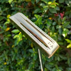 PUTTER PING I-A Ping 1-A Putter Phoenix, Arizona 85068 ความยาว 34 นิ้ว สุดยอดพัตเตอร์ในตำนาน พัตต์แล้วมีเสียง ปิ๊งงงง ราคาตอนนี้วิ่งไป 2 หมื่นแล้วครับ ด่วนนะครับ!!!