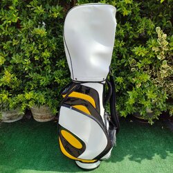 ถุงกอล์ฟ TOUR CUSTOM ของใหม่ วัสดุดีมากๆ กันน้ำ แข็งแรง น้ำหนักเบาสบาย วัสดุดีมากๆ ออกแบบสลับกับหนังแก้ว ลายสวยงามมาก!!! มือหนึ่ง ของแท้ BY NakaraLuxurious