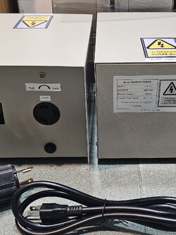 หม้อแปลง 1เฟส Auto Type 3KVA in220[230]V out100,110,120[105,115,125]V