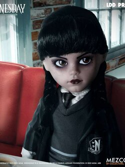 [สั่งจอง] Mezco Toyz 10" : LDD Wednesday Nevermore Academy