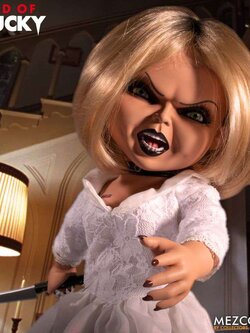 [สั่งจอง] Mezco MDS Mega Scale 15" : Talking Menacing Tiffany [Reissue]