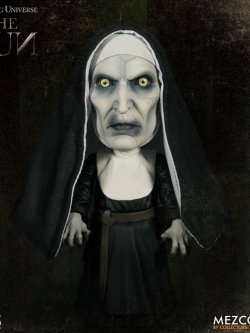 [สั่งจอง]Mezco Designer Series The Nun