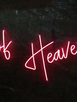 ป้ายไฟนีออน LED อะคริลิคใสรองหลัง