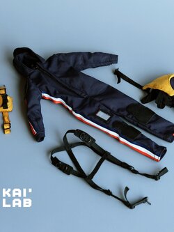 [พร้อมส่ง ] Kai lab 1/12 : Death Stranding Delivery Boy Costume - M size (สำหรับบอดี้ MEZCO หรือ NOTA)"