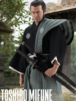 [สั่งจอง] Infinite Statue X Kaustic Plastik 1/6 ：Toshiro Mifune Action Figure