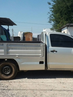 กระบะพื้นเรียบเปิด 3 ด้าน เพิ่มที่เหยียบขึ้น หน้า-หลัง ครับ