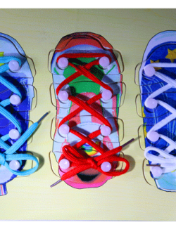 กระดานผูกเชือกรองเท้า ,ของเล่นเสริมพัฒนาการ, ของเล่นเด็กอนุบาล, สื่อการสอนเด็กอนุบาล วัสดุและสี ปลอดภัยต่อเด็ก มีมาตรฐาน มอก. ตามที่ สพฐ. กำหนด