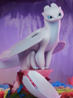 [สั่งจอง]Sideshow 200616 Statue: Light Fury