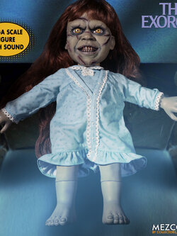 [สั่งจอง] Mezco Toys MDS MEGA SCALE 15" : Exorcist with Sound Feature