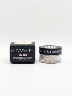 Huda Beauty Easy Bake Loose Powder 0.8g แป้งฝุ่นยอดนิยมในวงการความงาม