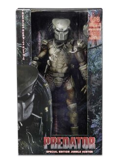 [สั่งจอง]Neca 1/4 : Predator with LED Lights (18นิ้ว)