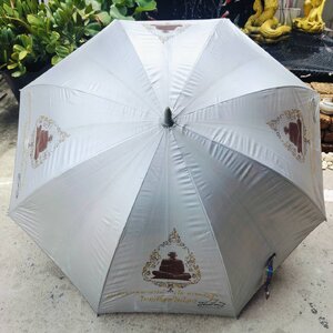 ร่มกอล์ฟ สมเด็จพระพุฒาจารย์ โต มีลายเซ็น สรพงศ์ ชาตรี สวยๆ มือสอง สภาพดีมากค่ะ