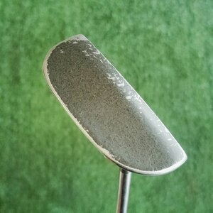 PUTTER TAYLORMADE PRO FORMANCE ความยาว 35 นิ้ว เอกสิทธิ์เฉพาะของแบรนด์ Taylormade ออกแบบคอไม้ให้เล็งง่ายมาก ไม้กอล์ฟพรีเมี่ยมมือสอง ของแท้ By NakaraLuxurious