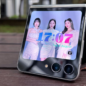 รับซื้อ Z Flip5 รับซื้อซัมซุง Z Flip5 ทั่วประเทศไทย รับถึงที่ มีสาขาทั่วประเทศ line @buyall