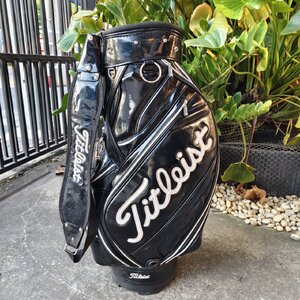 ถุงกอล์ฟ Titleist มือสอง ถุงหนังแก้ว วัสดุแข็งแรง ถุง TOUR ใบใหญ่ ใส่ของได้จุกๆ ตำหนิต่างๆตามในรูป