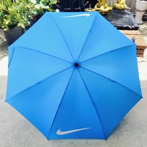 ร่มกอล์ฟ NIKE ของแท้ มือสอง ด้ามจับอย่าเท่ห์ สวยสุดๆค่ะ ร่มกอล์ฟมือสอง ของแท้ BY NakaraLuxurious